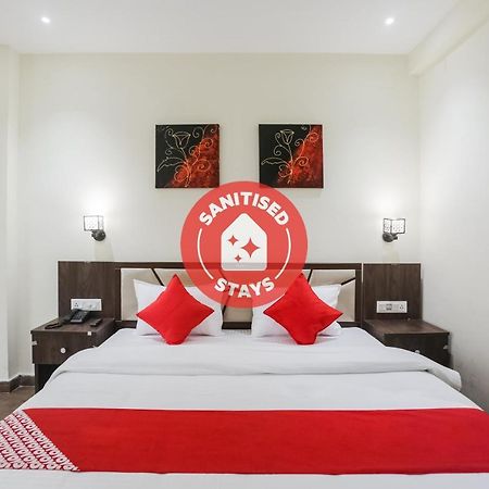 Oyo 63134 Hotel Red Queen Raigarh Eksteriør bilde
