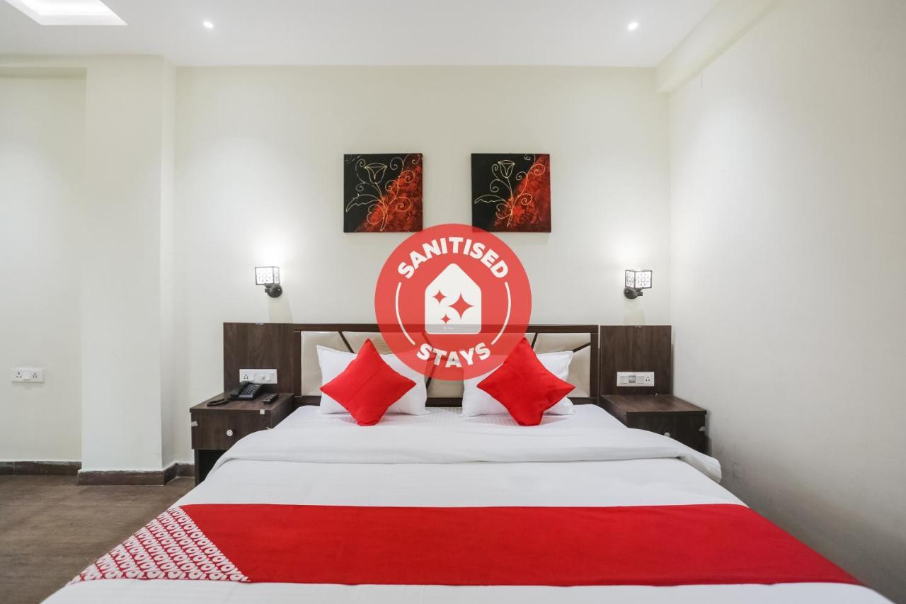 Oyo 63134 Hotel Red Queen Raigarh Eksteriør bilde