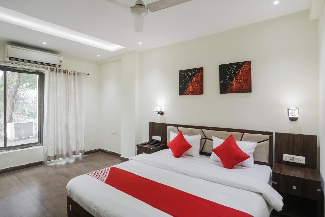 Oyo 63134 Hotel Red Queen Raigarh Eksteriør bilde