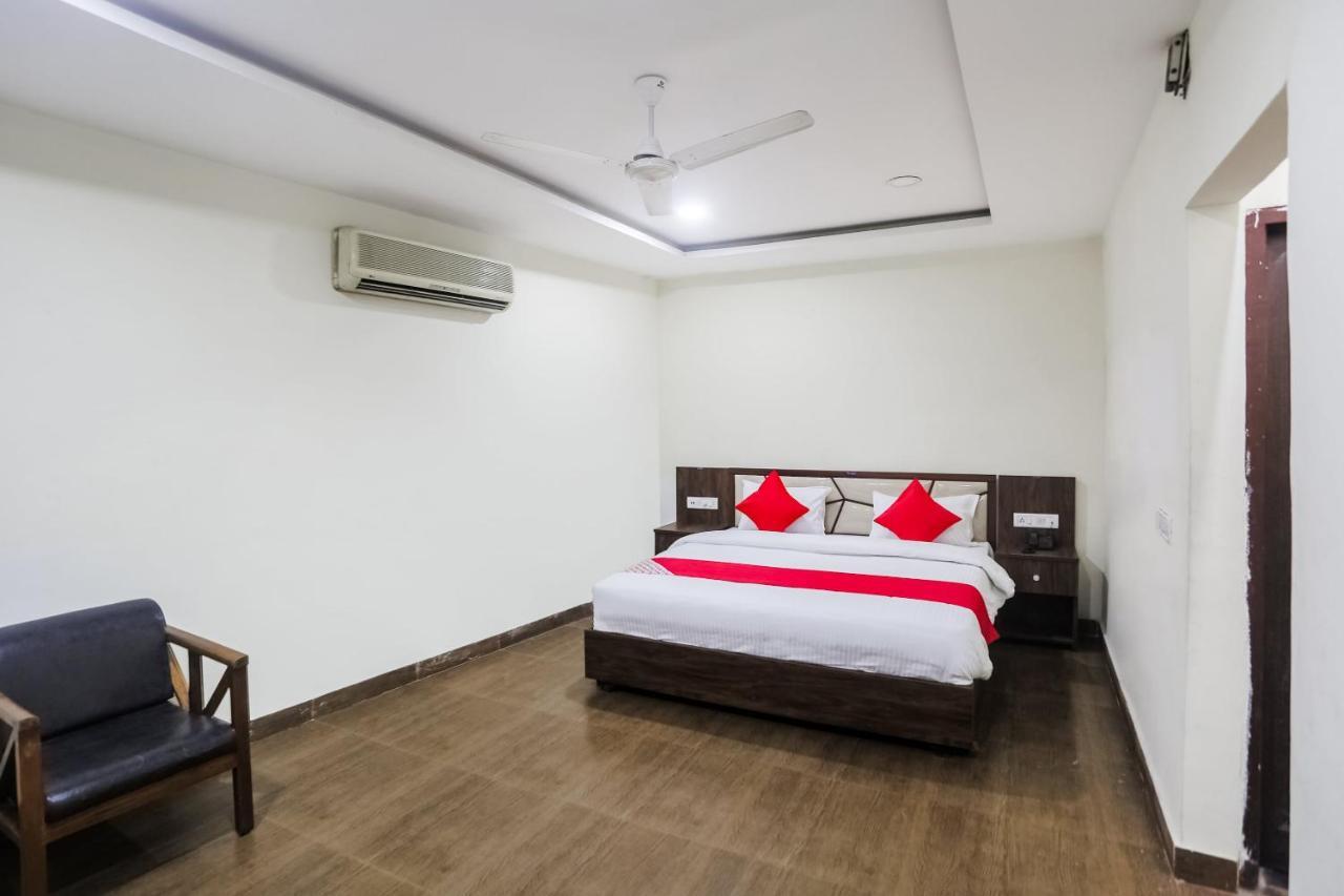 Oyo 63134 Hotel Red Queen Raigarh Eksteriør bilde