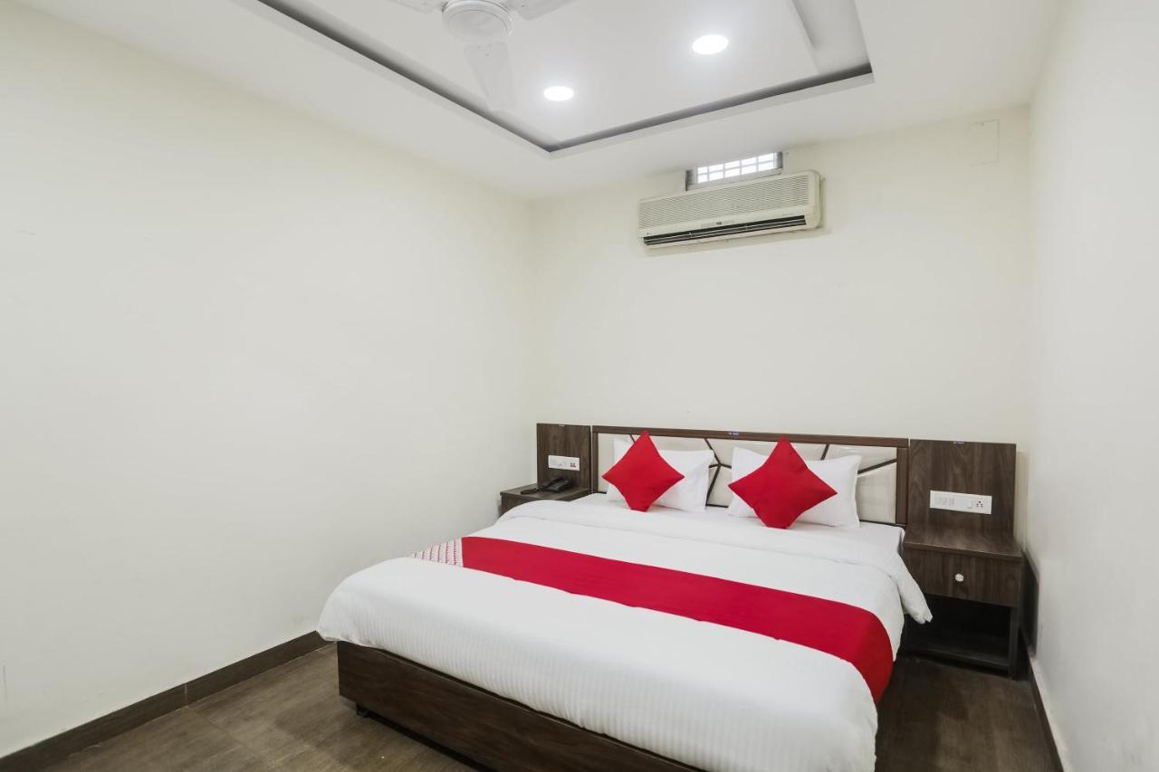 Oyo 63134 Hotel Red Queen Raigarh Eksteriør bilde