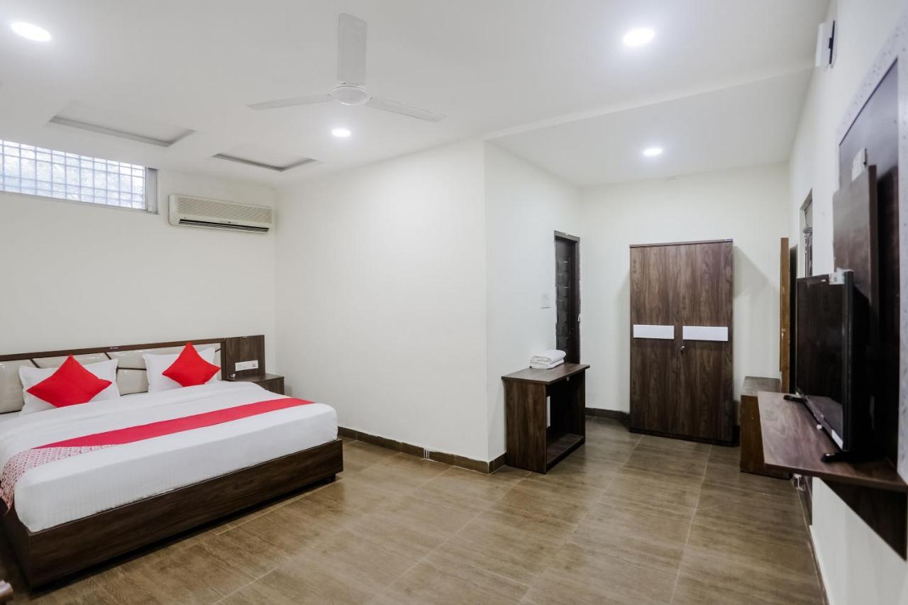 Oyo 63134 Hotel Red Queen Raigarh Rom bilde