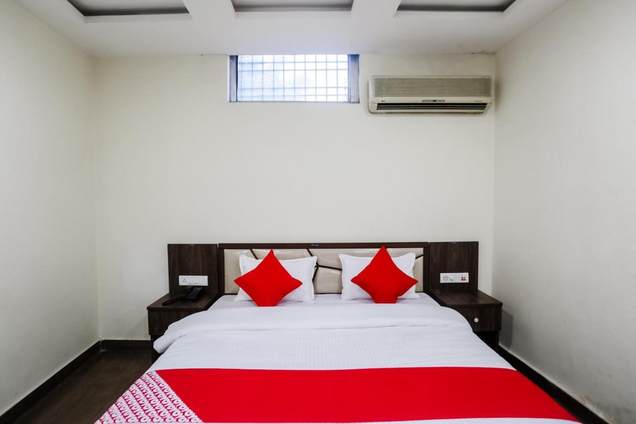 Oyo 63134 Hotel Red Queen Raigarh Eksteriør bilde