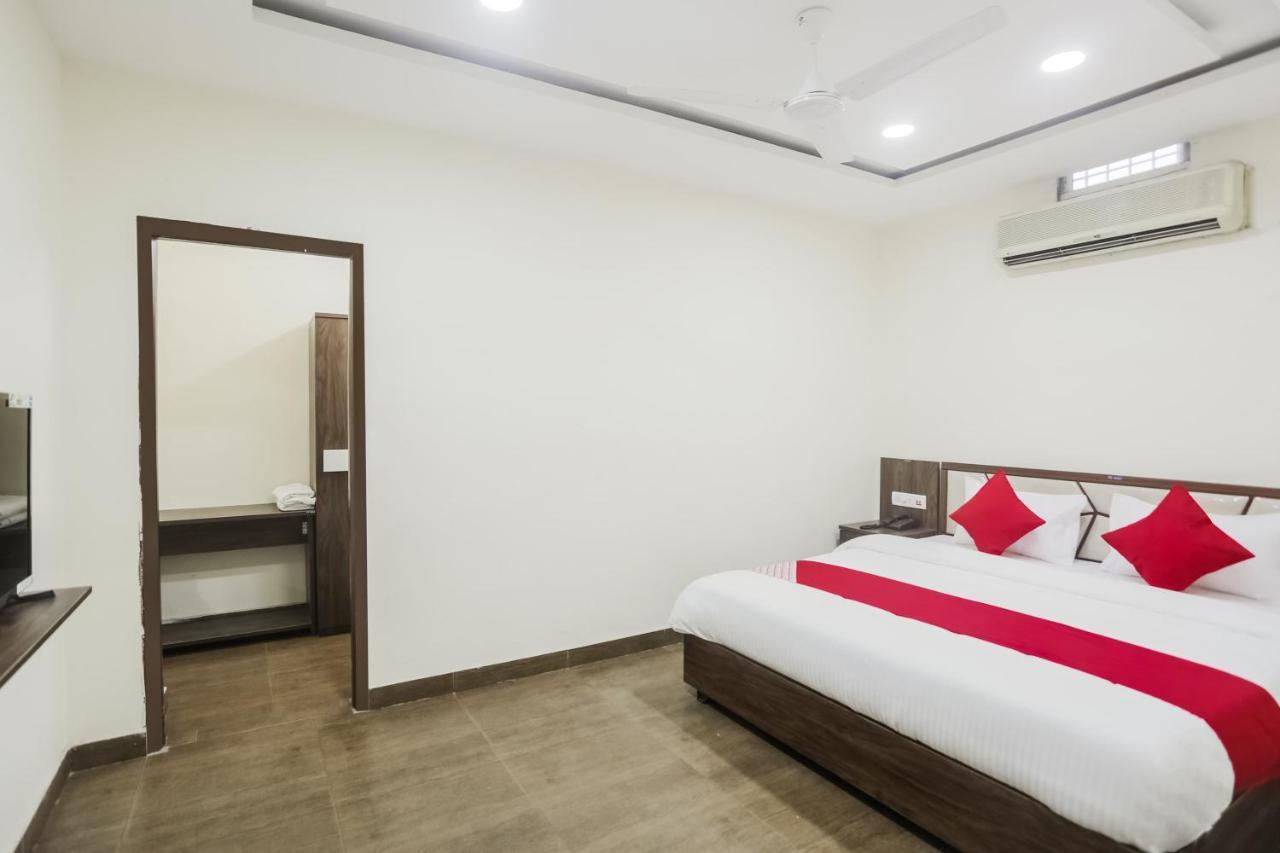 Oyo 63134 Hotel Red Queen Raigarh Eksteriør bilde